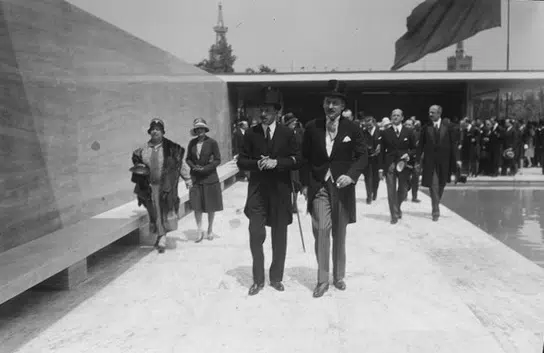 Primer contacto de la vanguardia alemana con la sociedad española el día de la inauguración del pabellón alemán en 1929