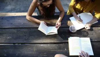 Oposiciones online: ¿cómo prepararse a distancia para aprobar?