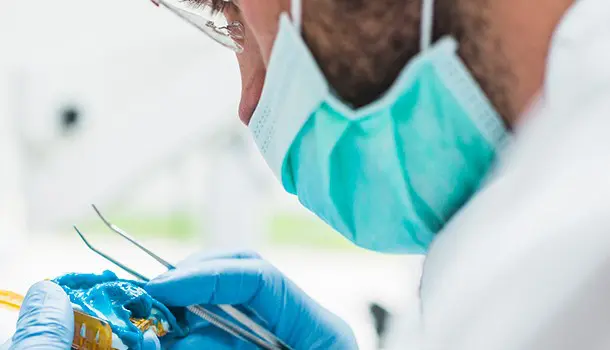 Estudiar prótesis dental a distancia