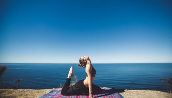 Formación yoga Mallorca: la esencia mediterránea