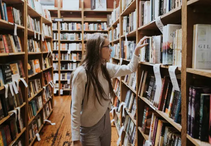 dónde estudiar auxiliar biblioteca, ¿Qué estudiar y dónde para ser Auxiliar de Biblioteca?