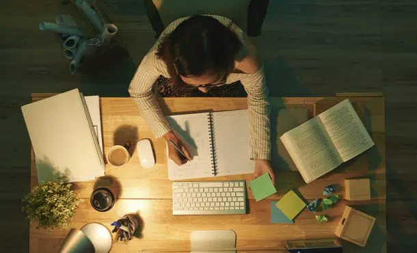 ¿A qué oposiciones se puede presentar un educador social?