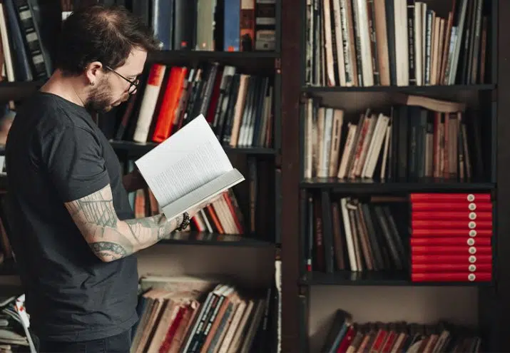 cual es la diferencia entre leer y estudiar