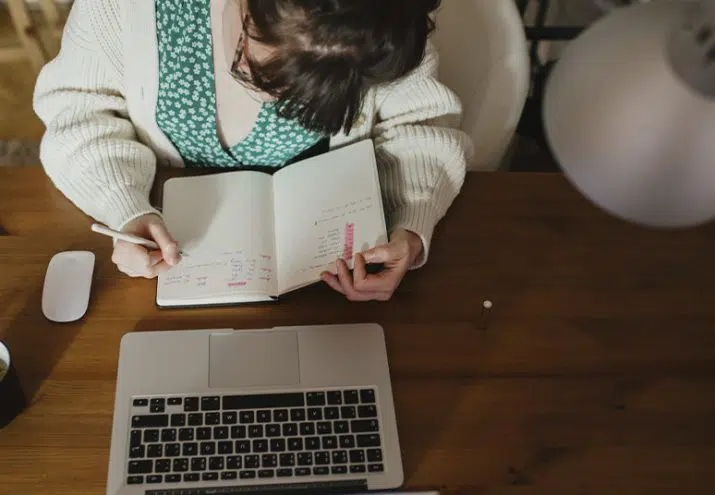 Diferencia entre síntesis y resumen