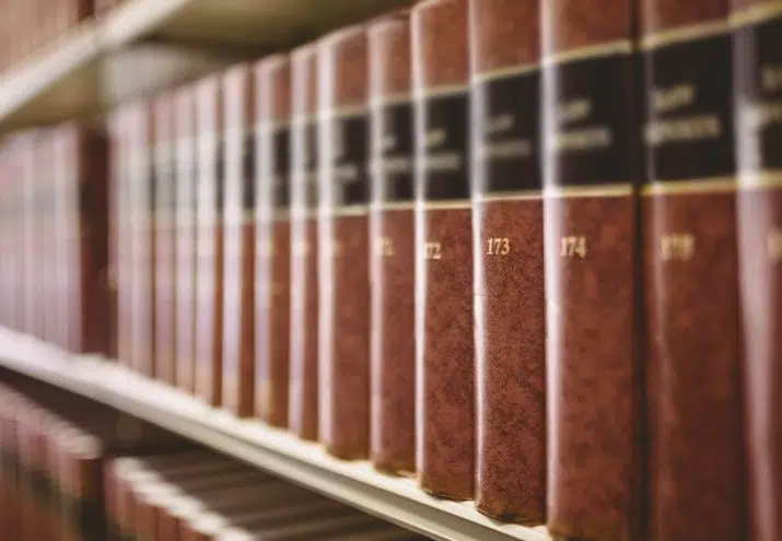 Cómo estudiar la ley de contratos del sector publico