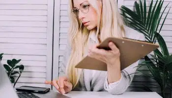 ¿Dónde estudiar un Grado Medio en Administración y Gestión en Madrid?