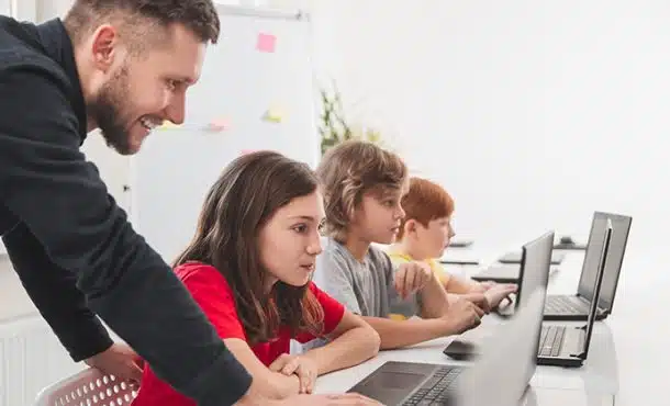 ¿Qué es y cómo realizar una estrategia en educación?
