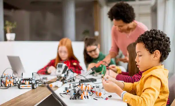 ¿Cómo es el perfil profesional de un Educador infantil? ¿Qué debe tener?