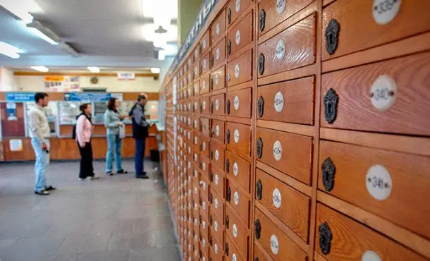 ¿Cómo trabajar en atención al cliente en Correos?
