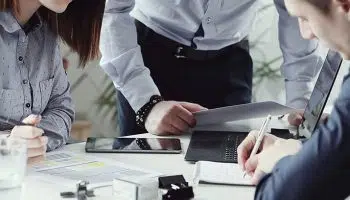 ¿Cuál es la diferencia entre económico y financiero?