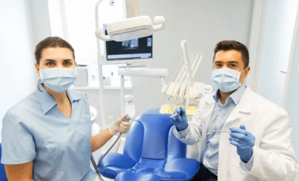 Entendiendo las diferencias entre higienista dental y auxiliar dental