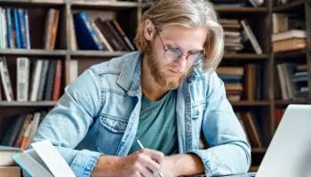 ¿Qué es mejor: ser personal laboral fijo o funcionario?