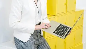 ¿Cómo trabajar en Administración en Correos?