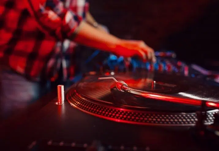 mejores-lugares-trabajar-dj