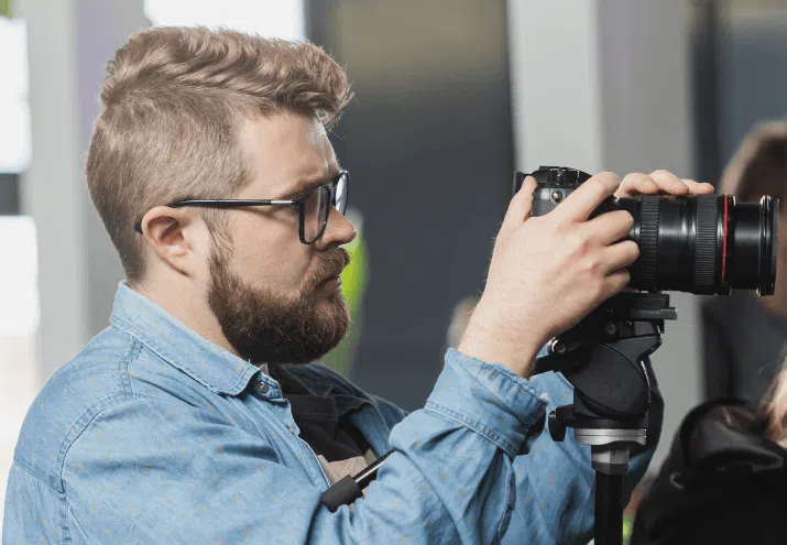 sueldo-director-fotografia