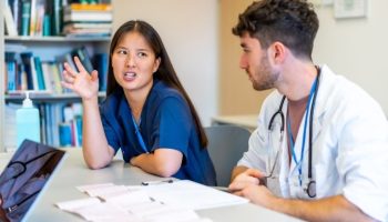 ¿Cómo aprobar las pruebas libres de TCAE?