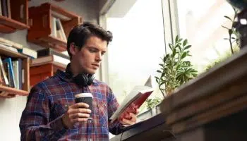 Opositores: ¿cómo te puede ayudar el café a estudiar?