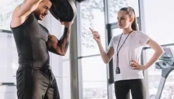 ¿Cómo trabajar de entrenador personal en un gimnasio?