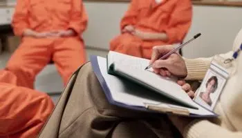 ¿Cuáles son los errores más comunes que cometen los opositores de Prisiones y cómo evitarlos?