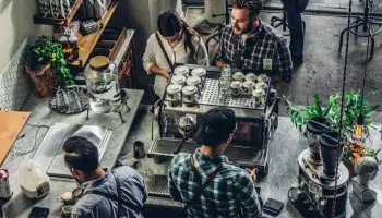 Sueldo barista: cuánto gana un profesional del café en 2026